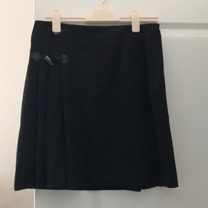 TRINA TURK Black pleated skirt